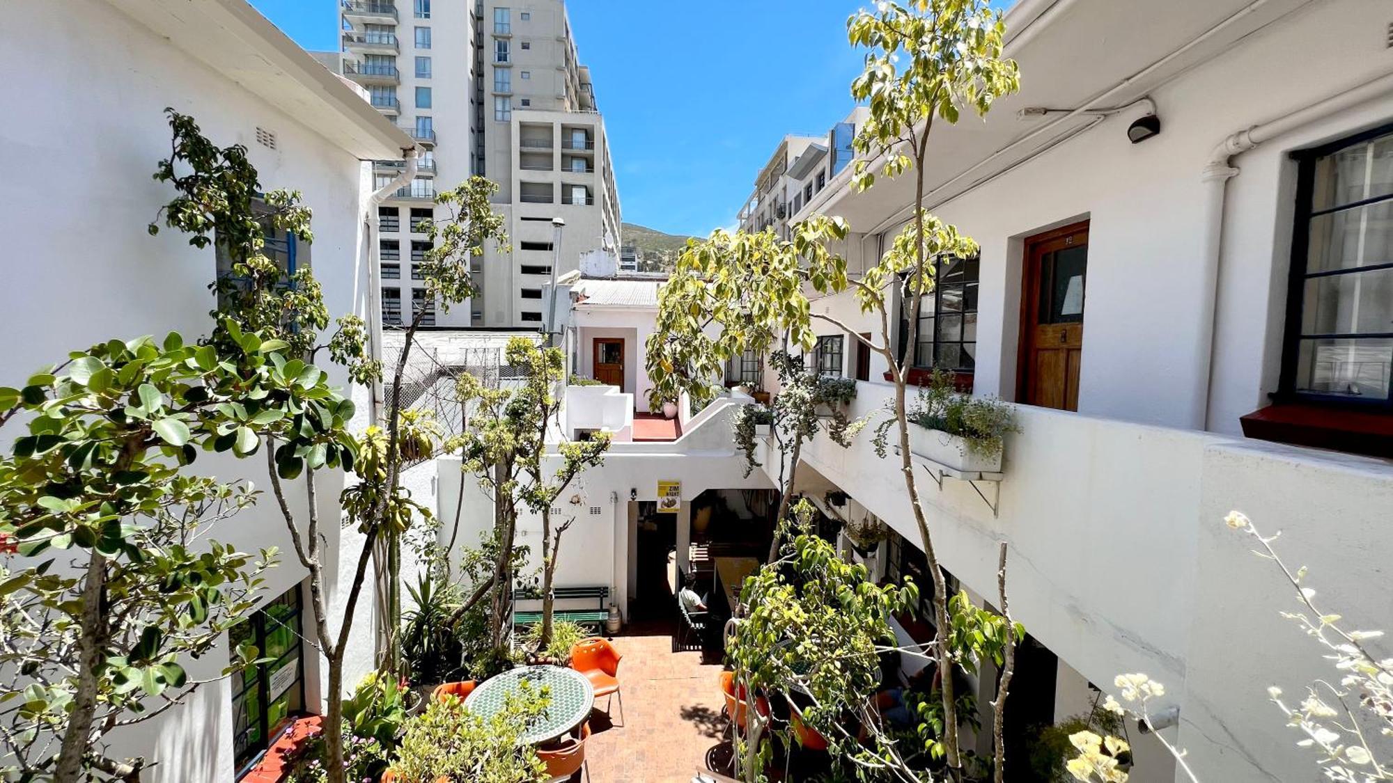 Long Street Backpackers (Adults Only) Pansiyon Cape Town Dış mekan fotoğraf