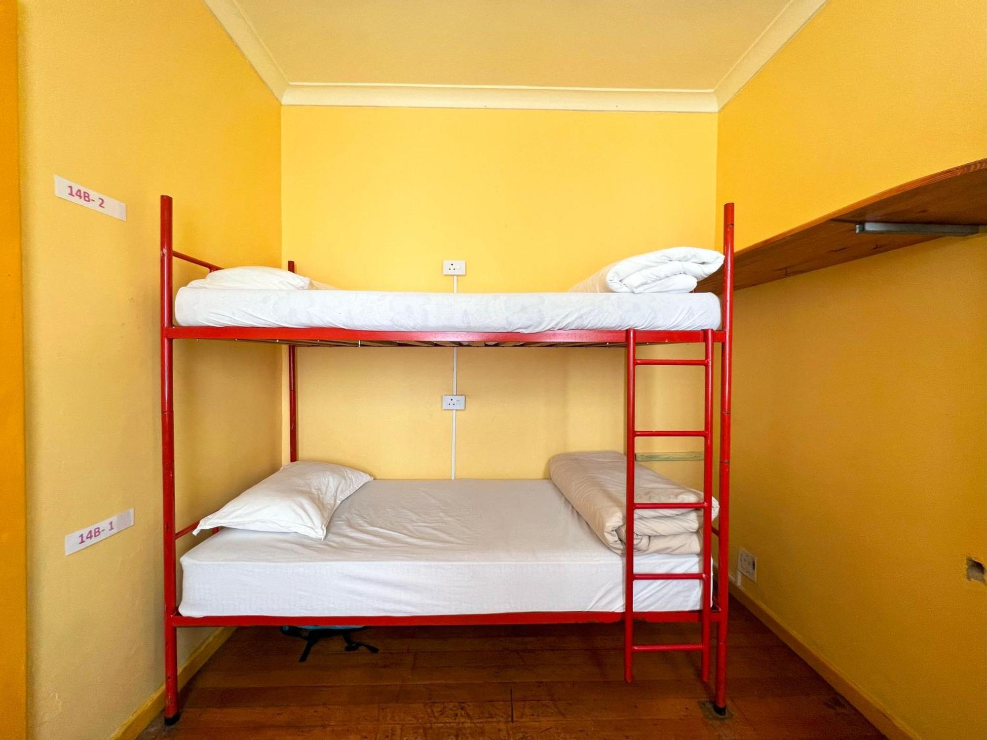 Long Street Backpackers (Adults Only) Pansiyon Cape Town Dış mekan fotoğraf