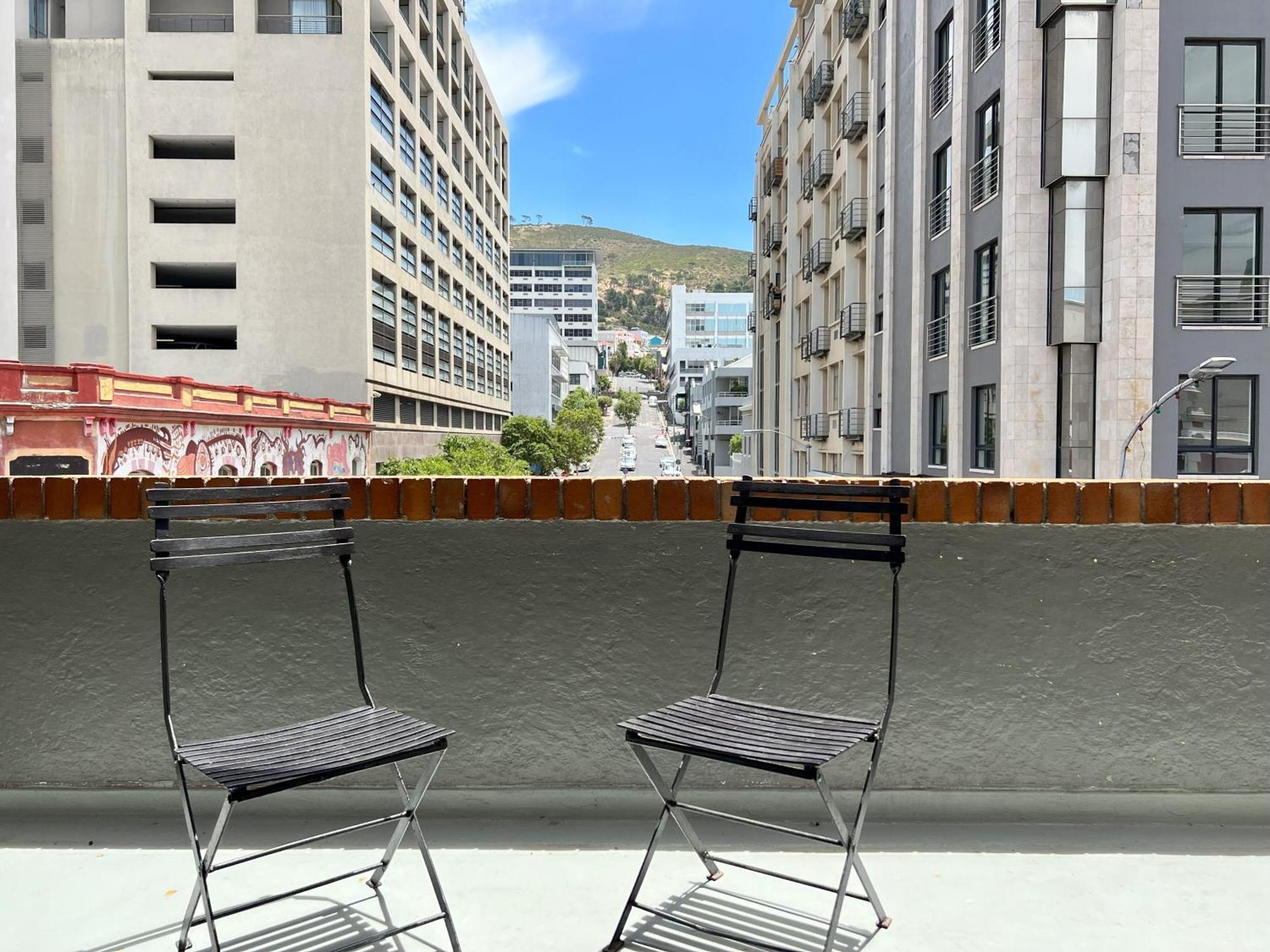 Long Street Backpackers (Adults Only) Pansiyon Cape Town Dış mekan fotoğraf