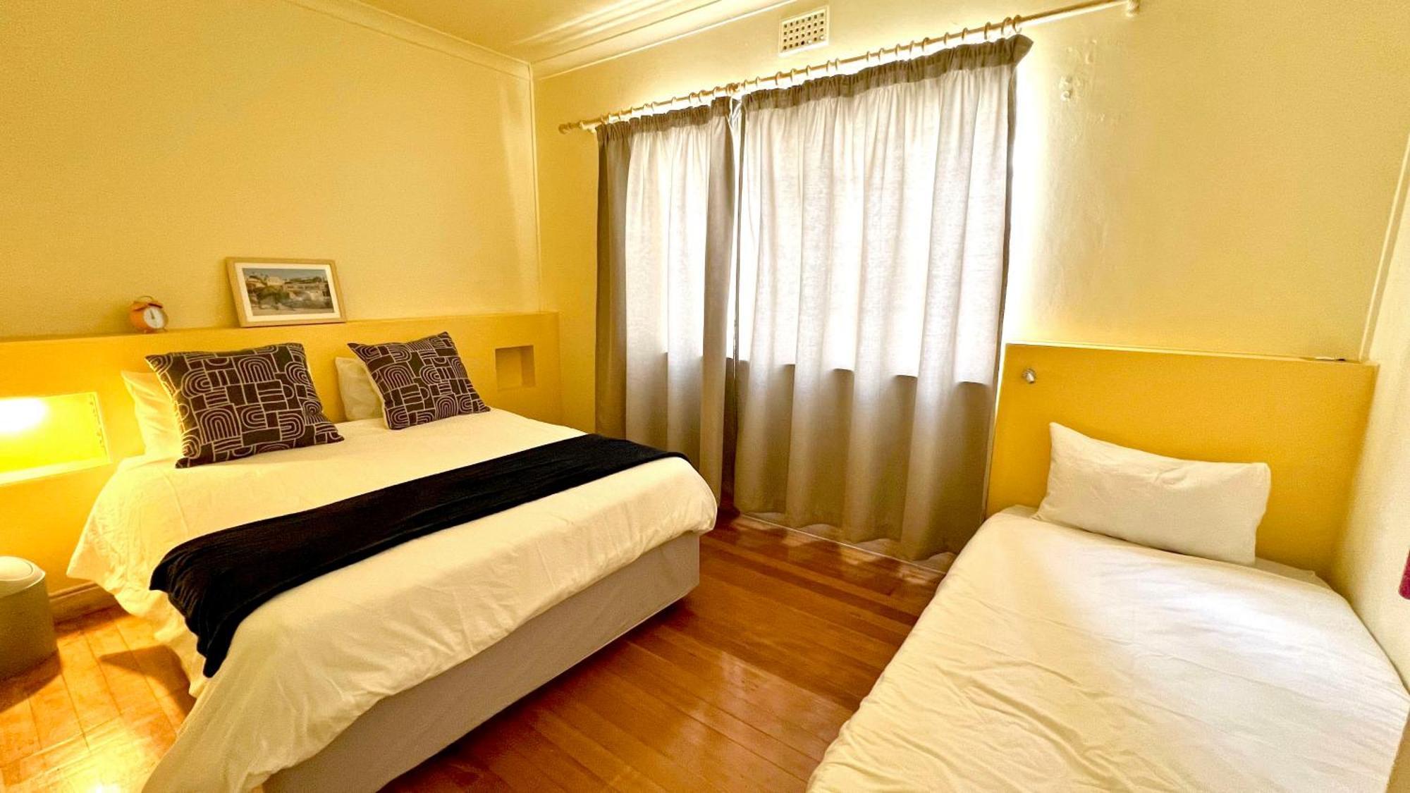 Long Street Backpackers (Adults Only) Pansiyon Cape Town Dış mekan fotoğraf